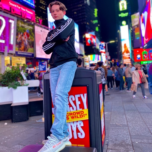 Meet your Posher, Andrew - Picture 1 of 1